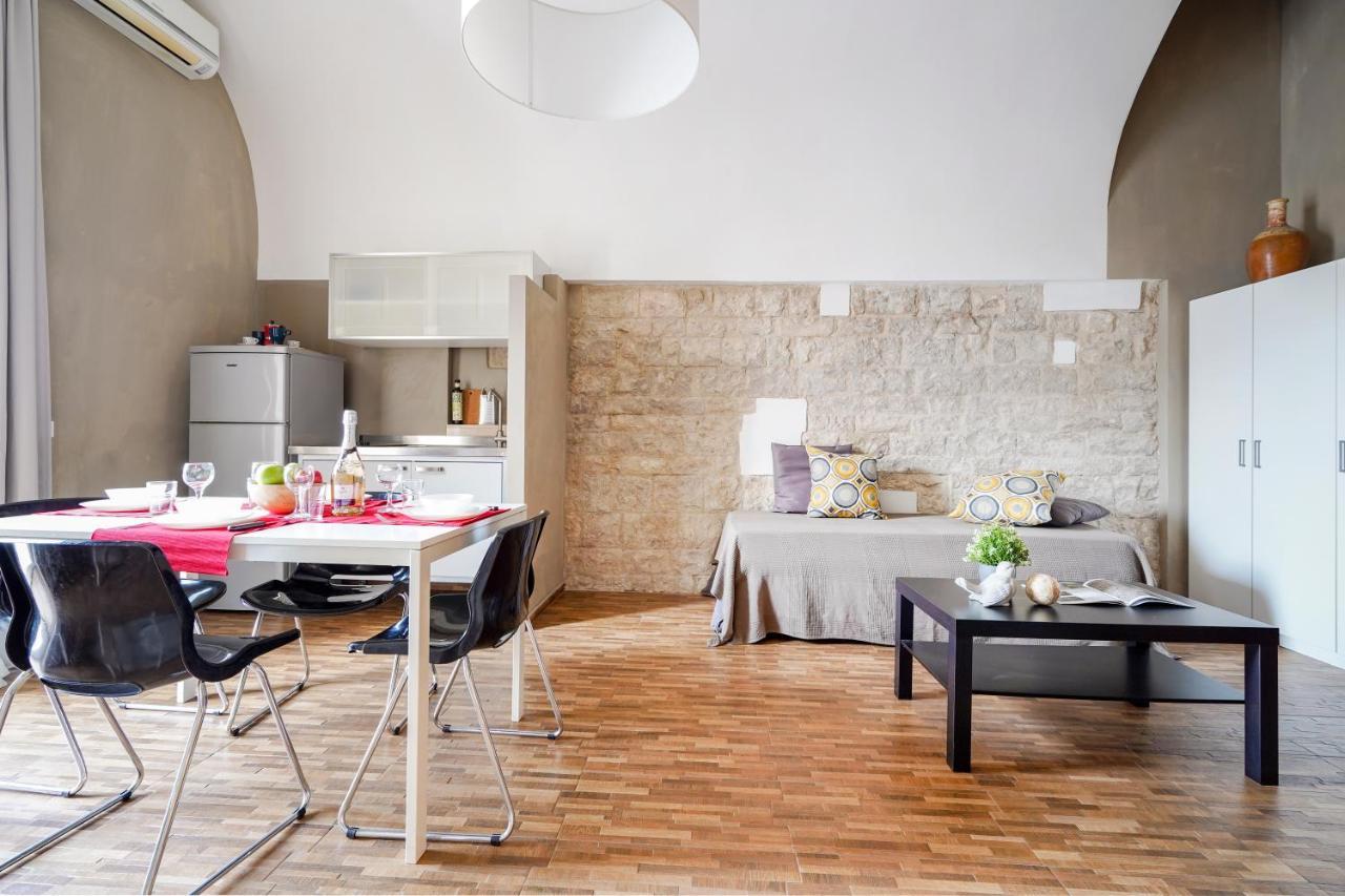 Winnili Apartments Trani Bagian luar foto