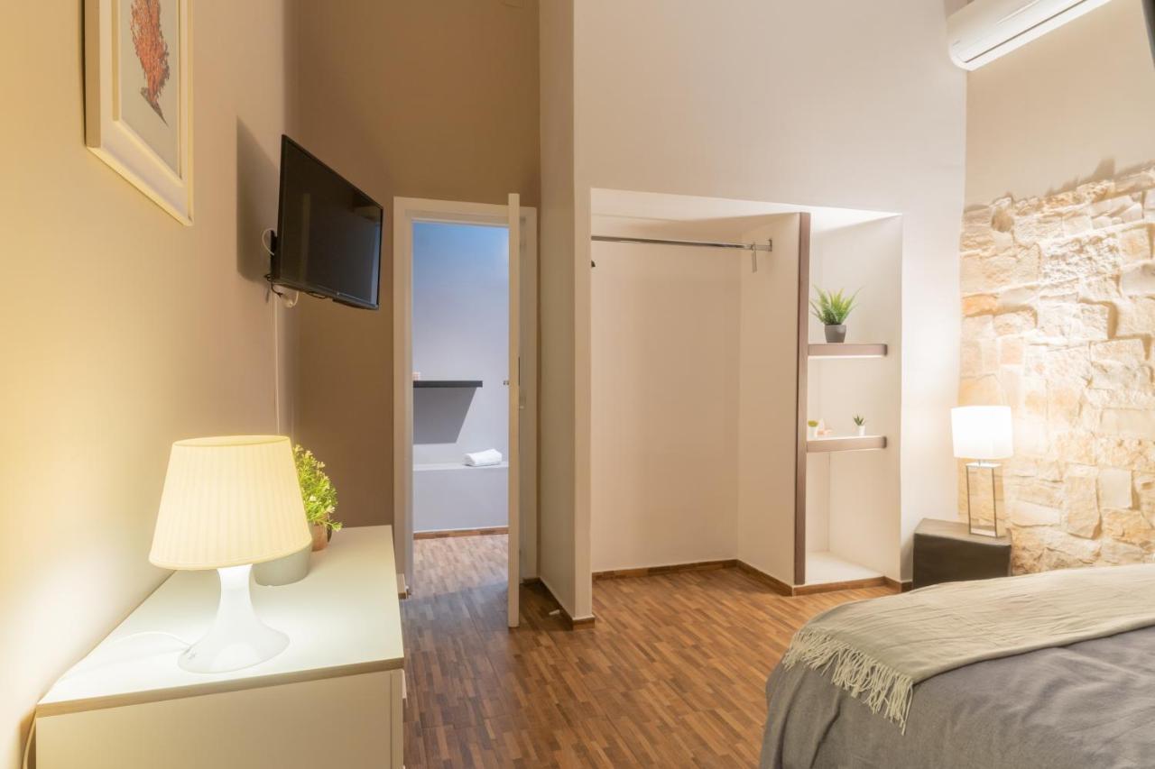 Winnili Apartments Trani Bagian luar foto