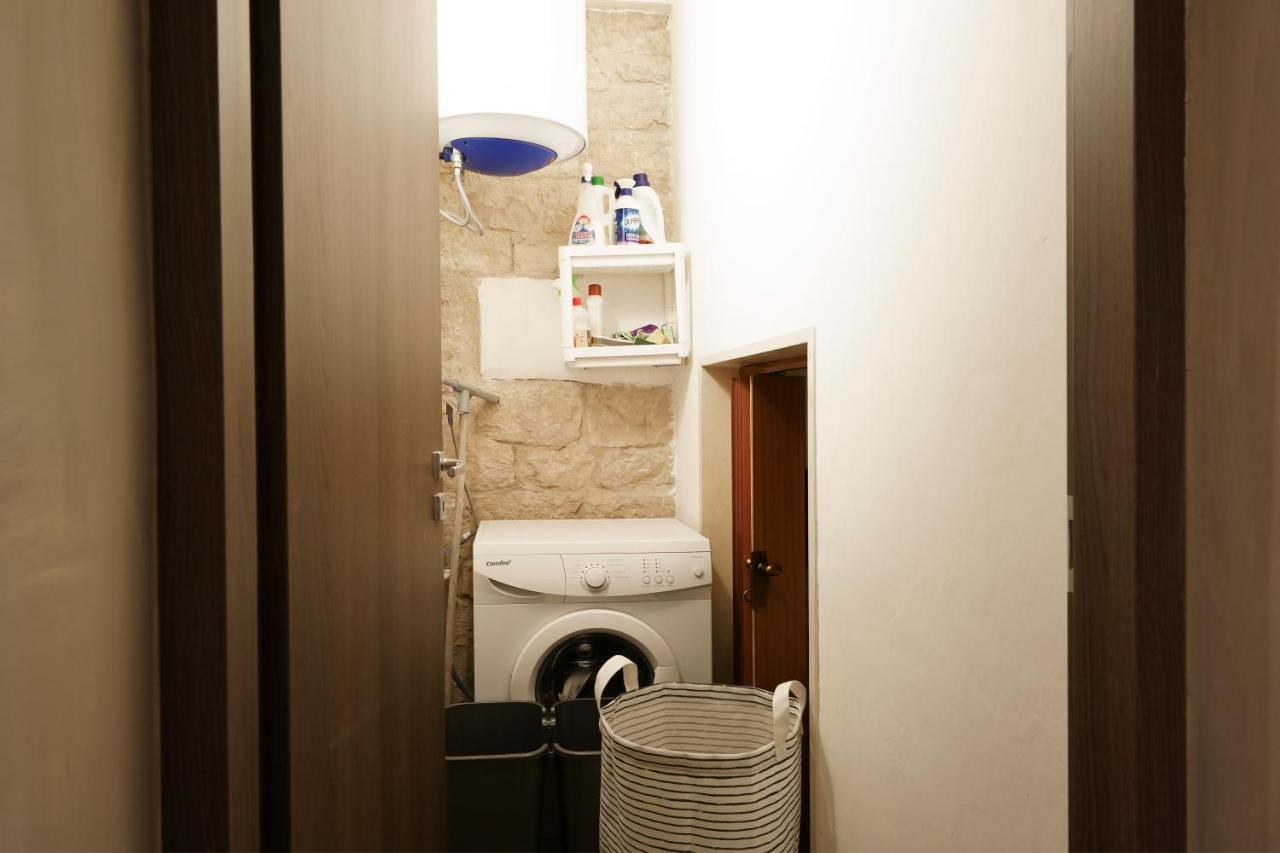 Winnili Apartments Trani Bagian luar foto