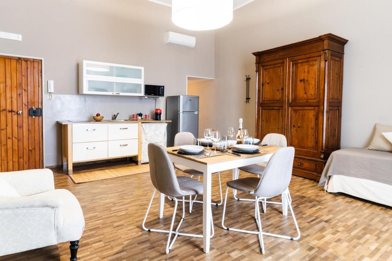 Winnili Apartments Trani Bagian luar foto