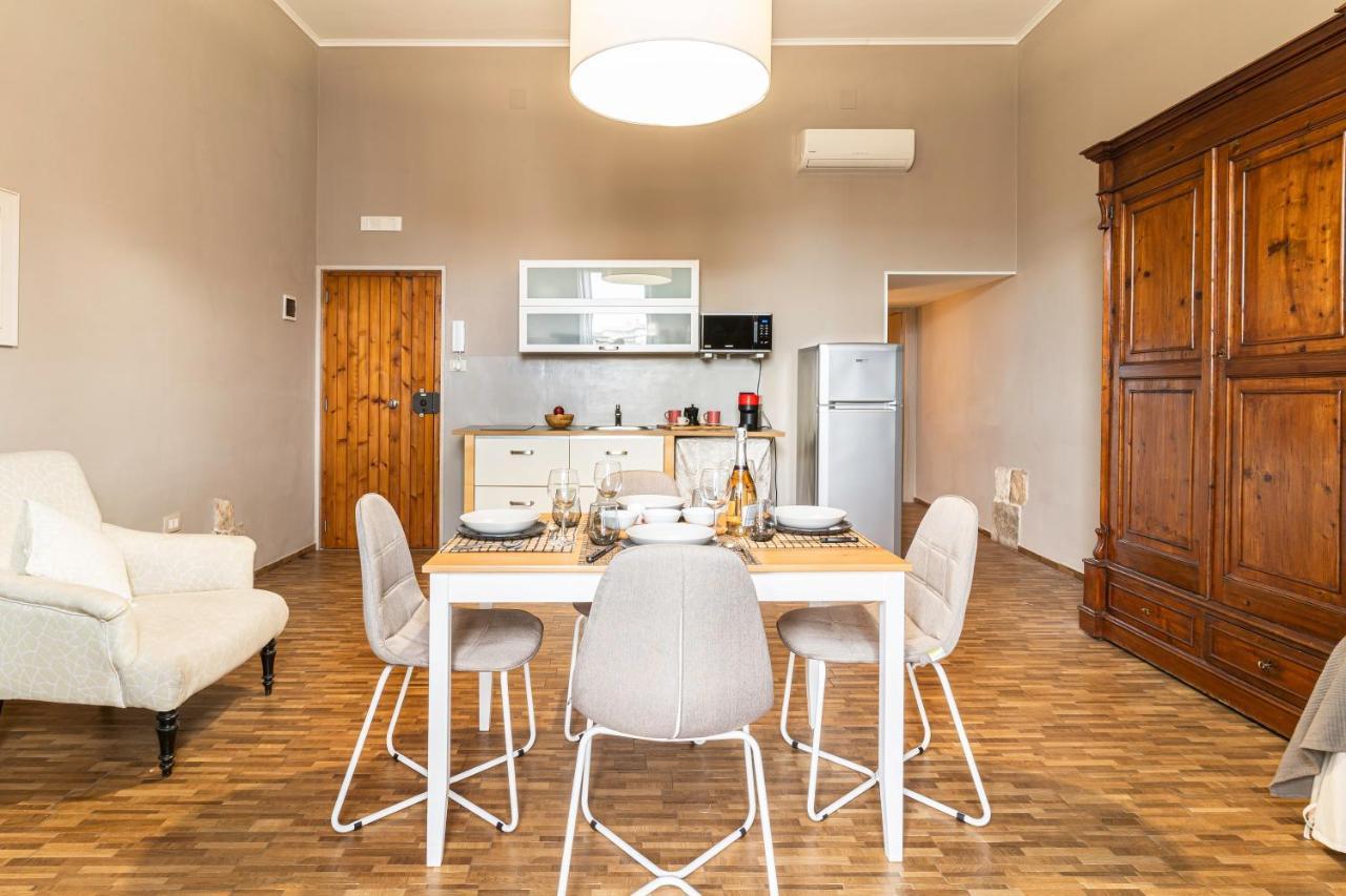 Winnili Apartments Trani Bagian luar foto