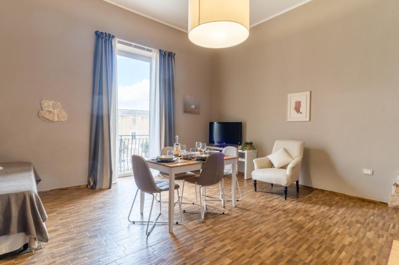 Winnili Apartments Trani Bagian luar foto